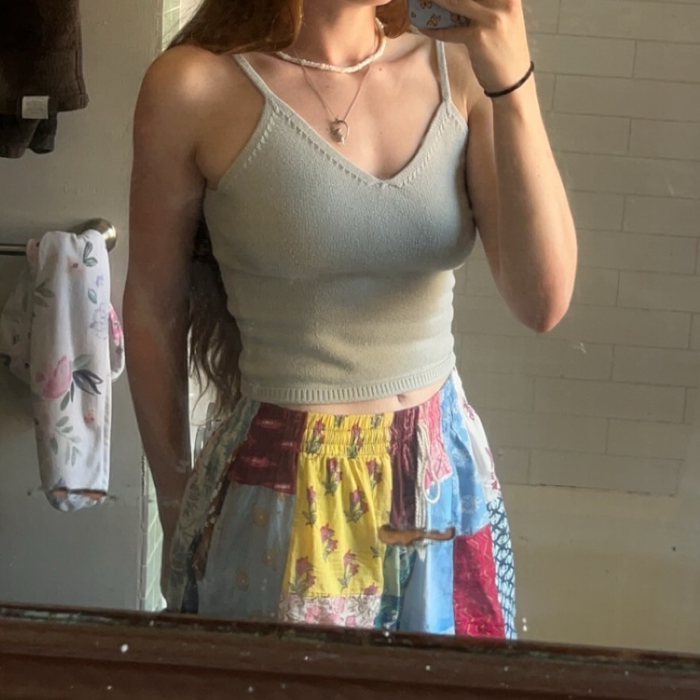 Light grey tank